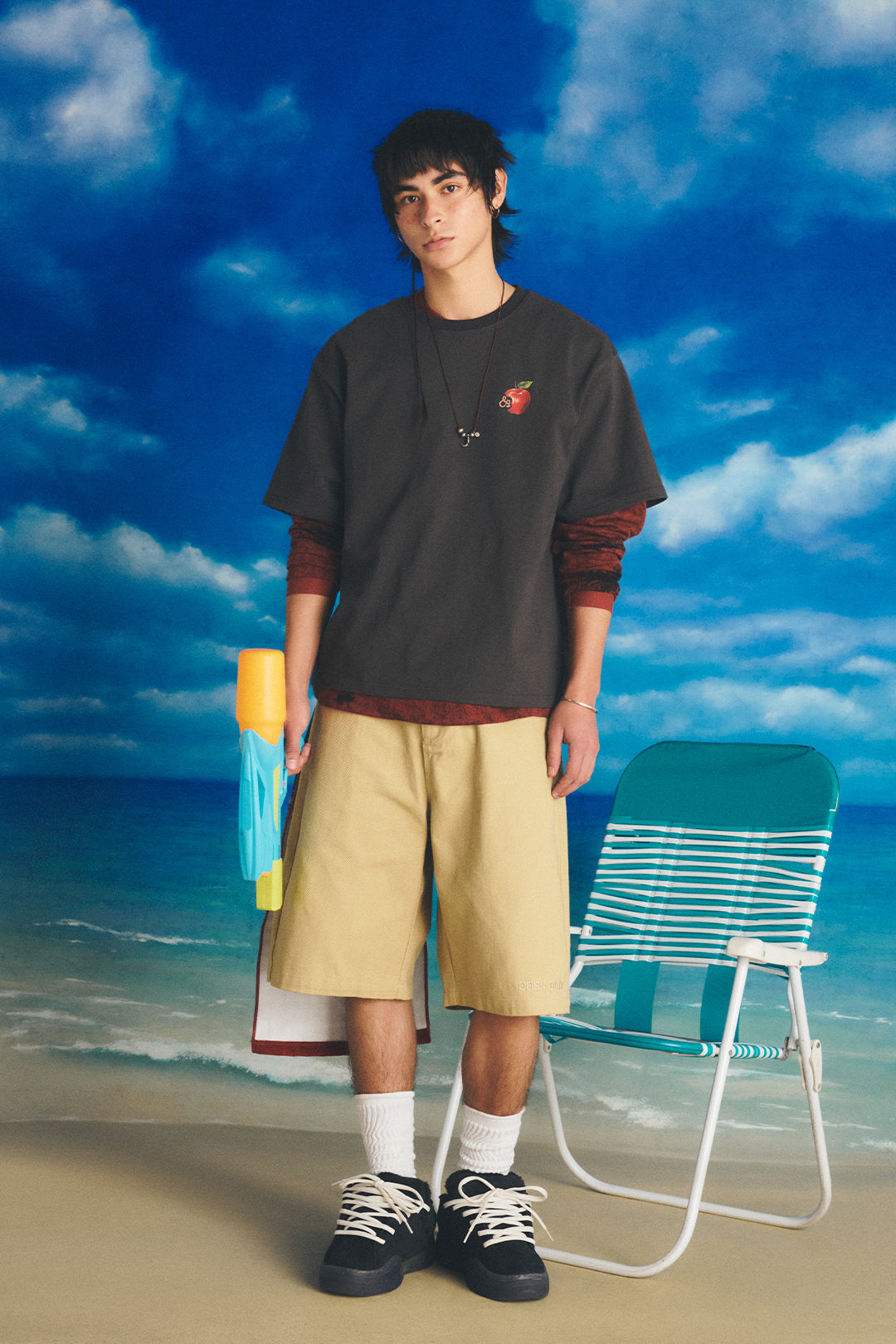 VACATION APPLE T-SHIRT