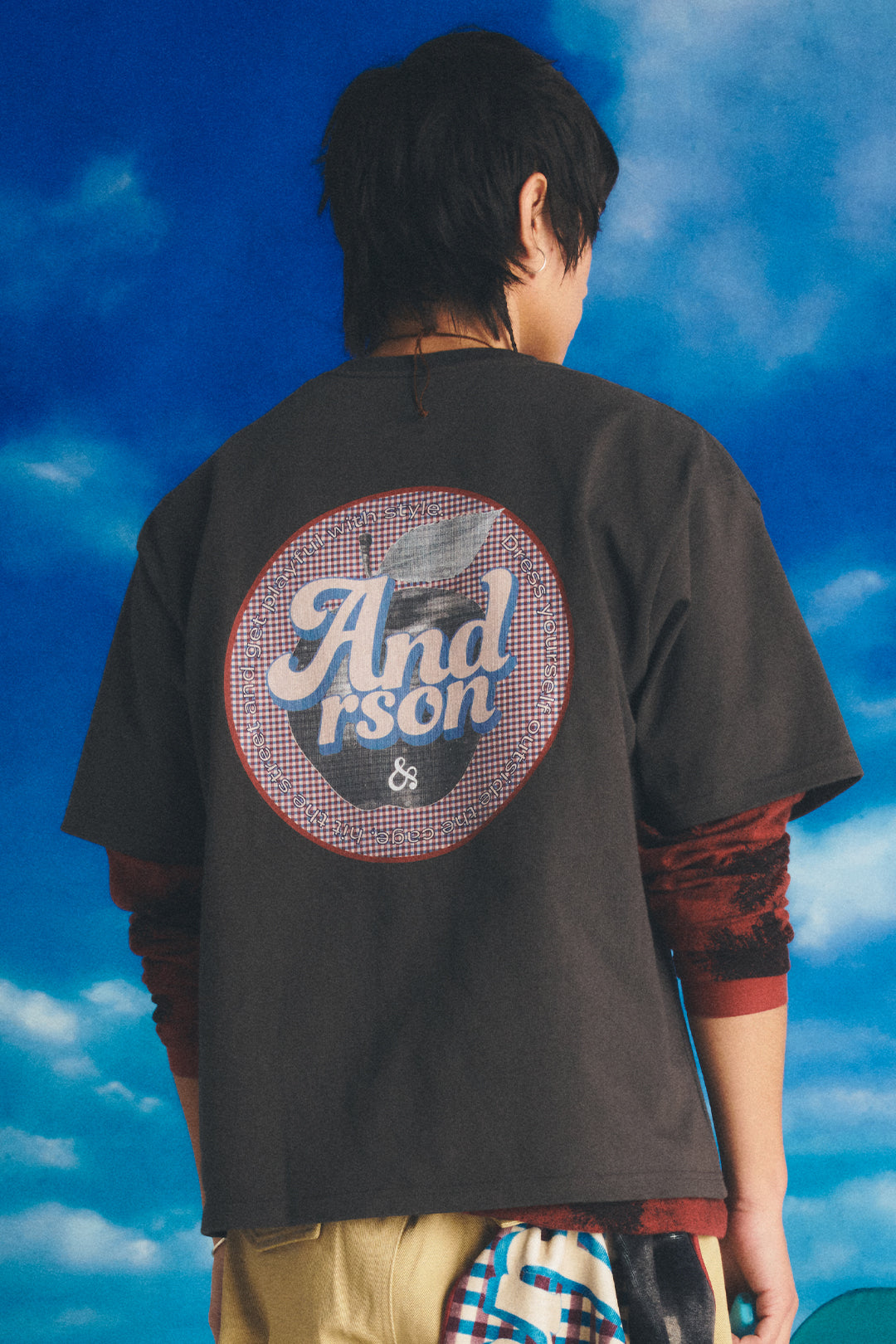 VACATION APPLE T-SHIRT