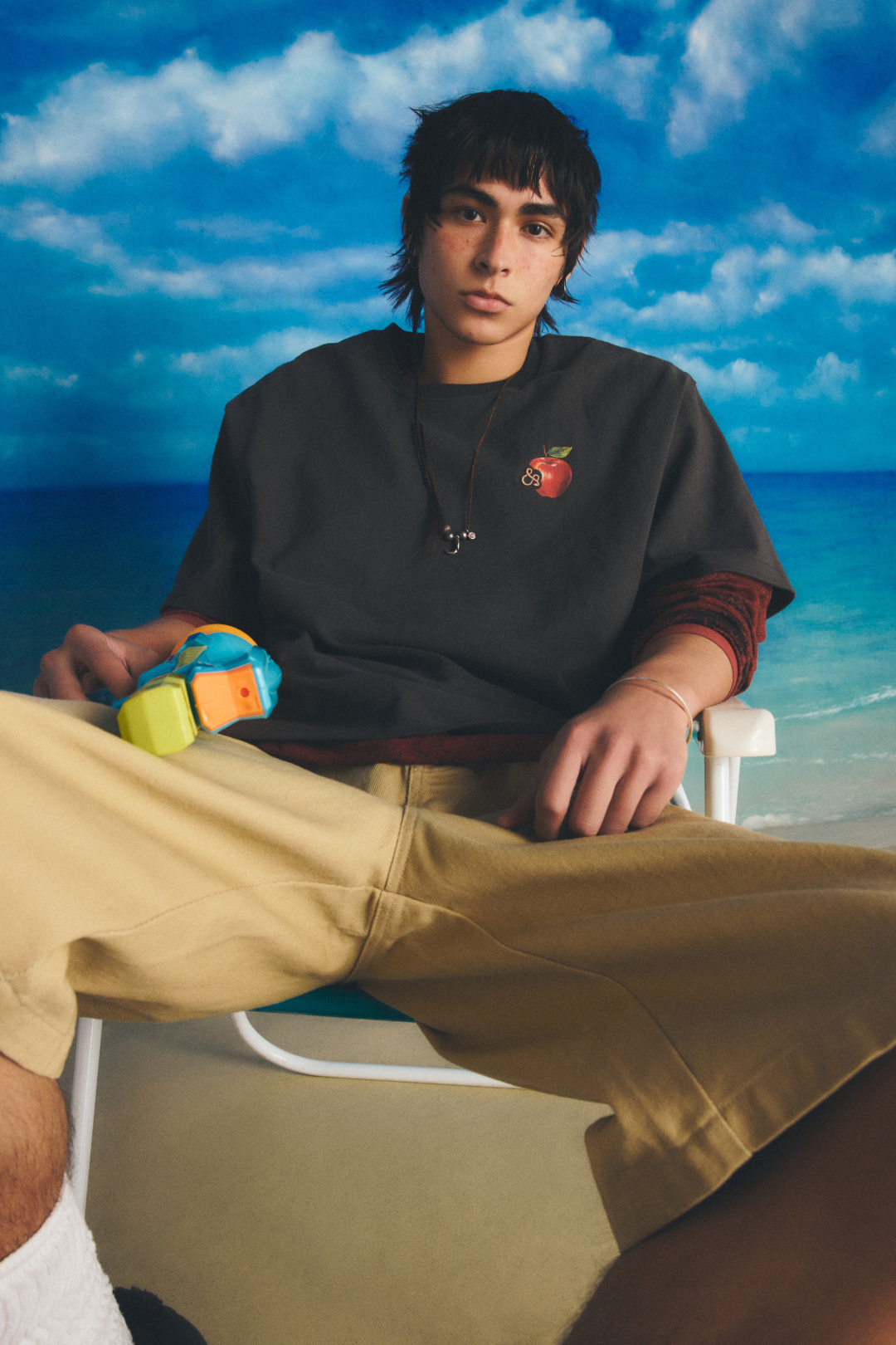 VACATION APPLE T-SHIRT