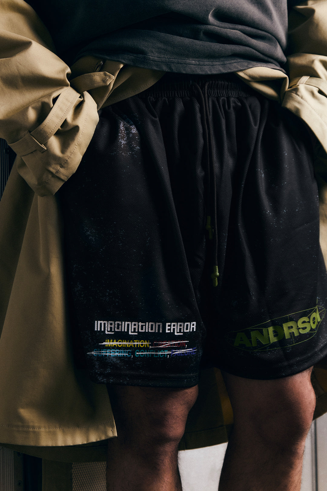 IMAGINATION ERROR SHORTS