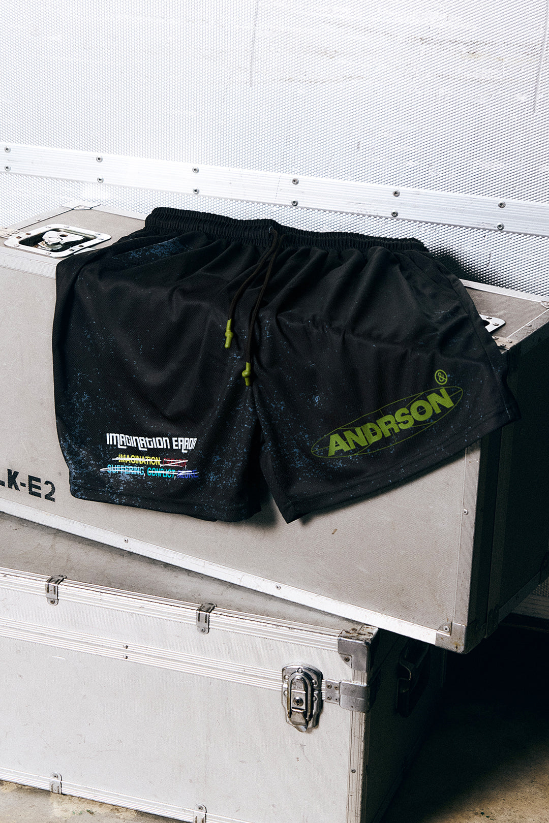 IMAGINATION ERROR SHORTS