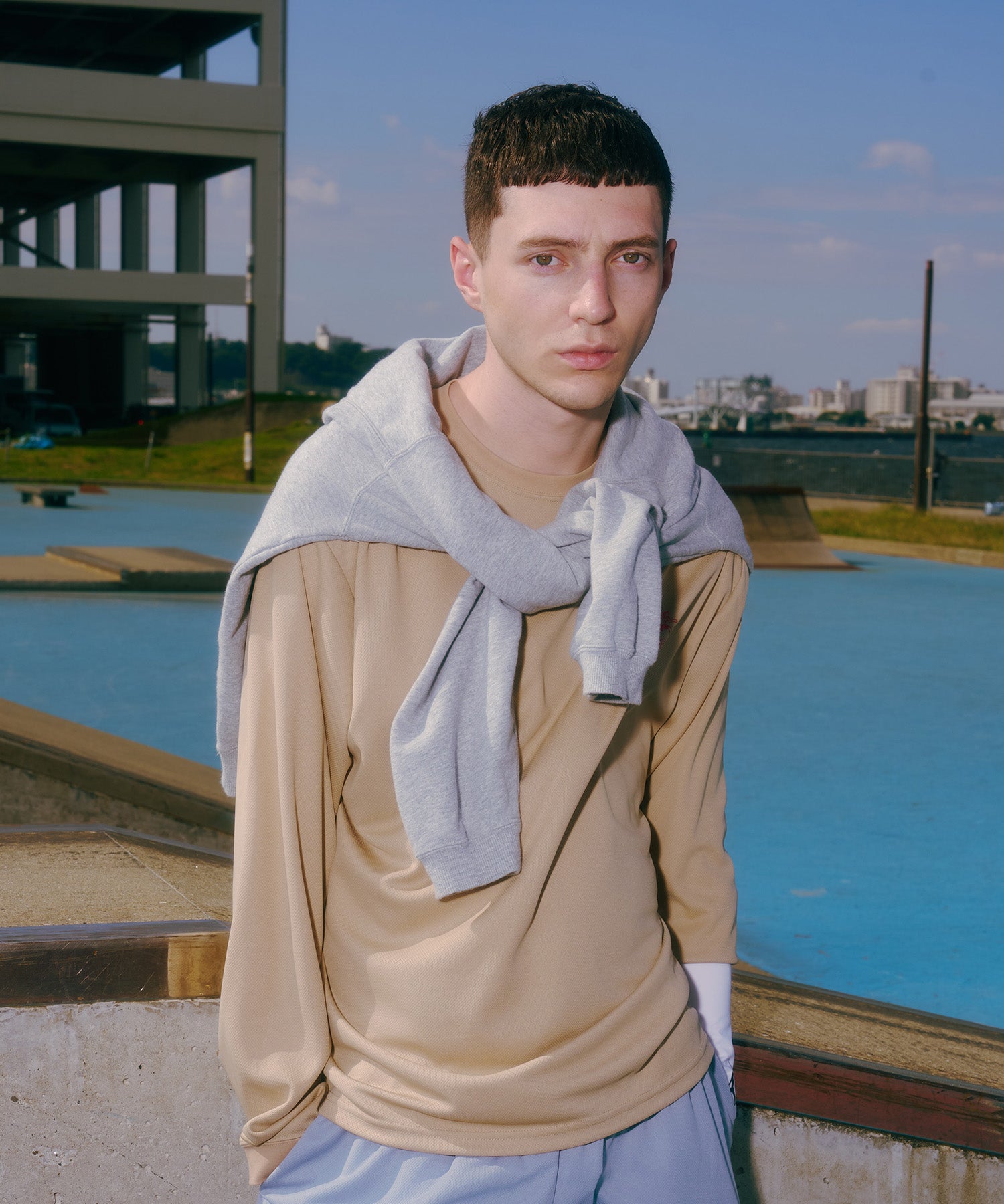 STANDARD L/S T-SHIRT BEIGE
