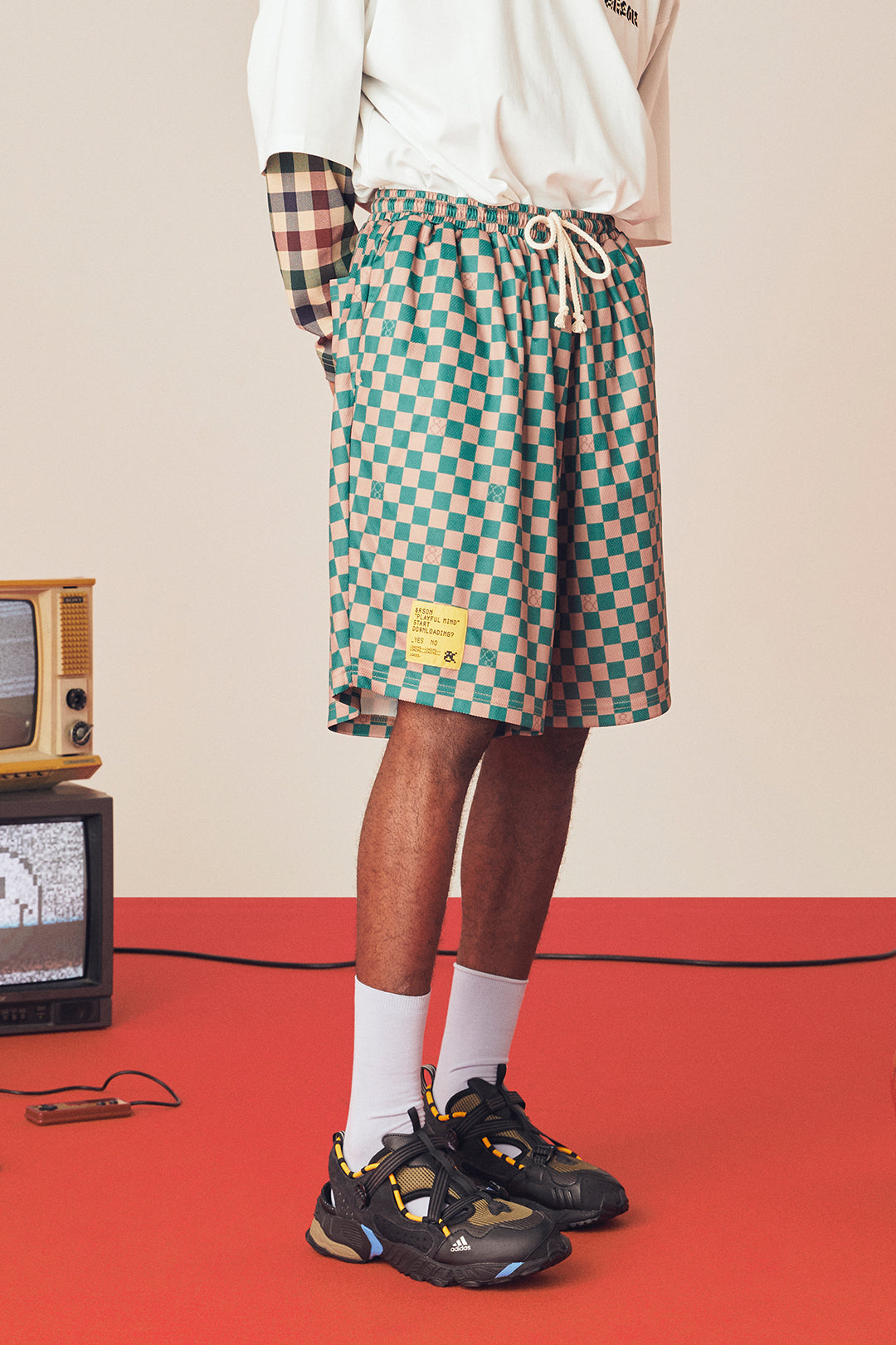 PIXEL CHECK BASKET SHORTS