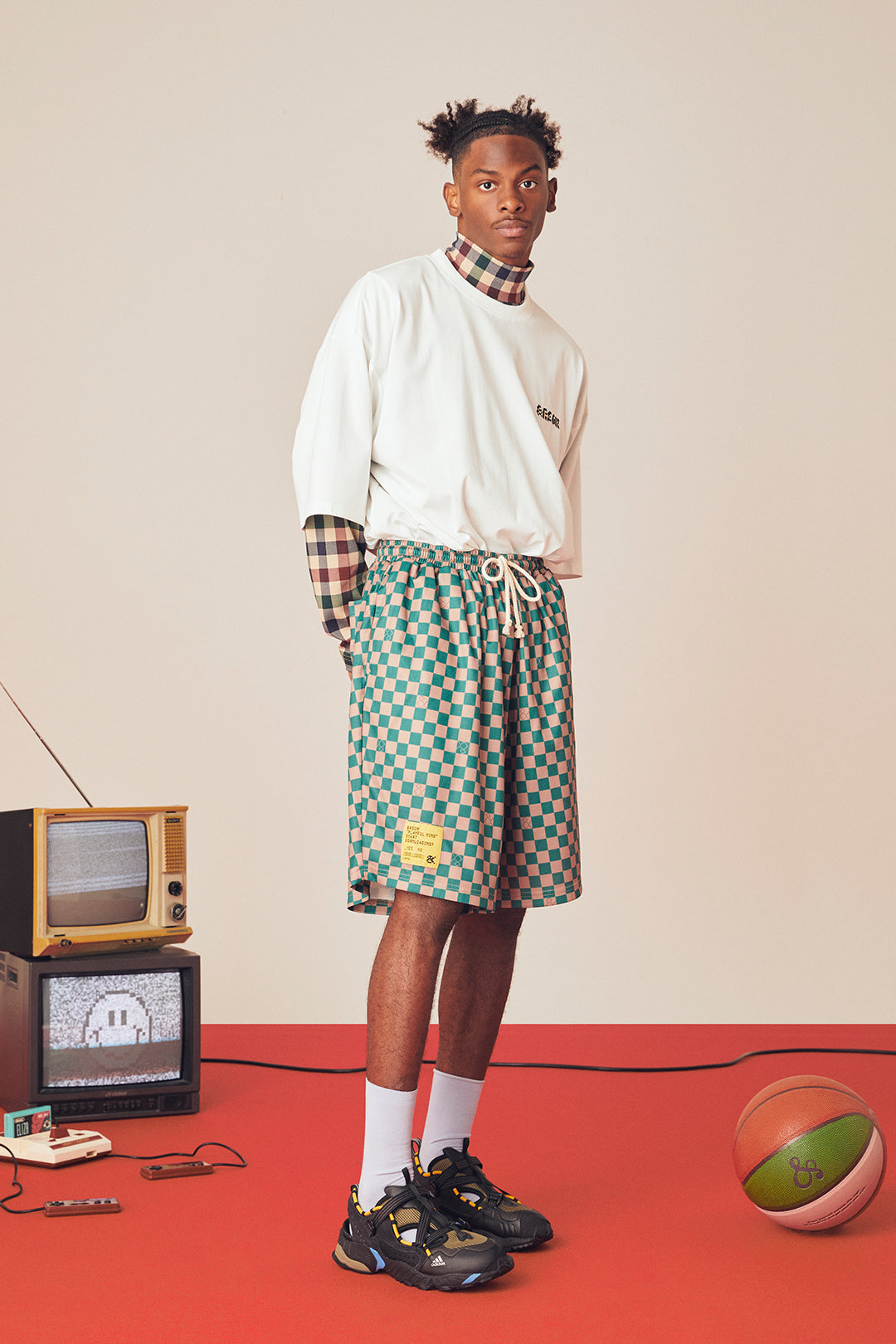 PIXEL CHECK BASKET SHORTS