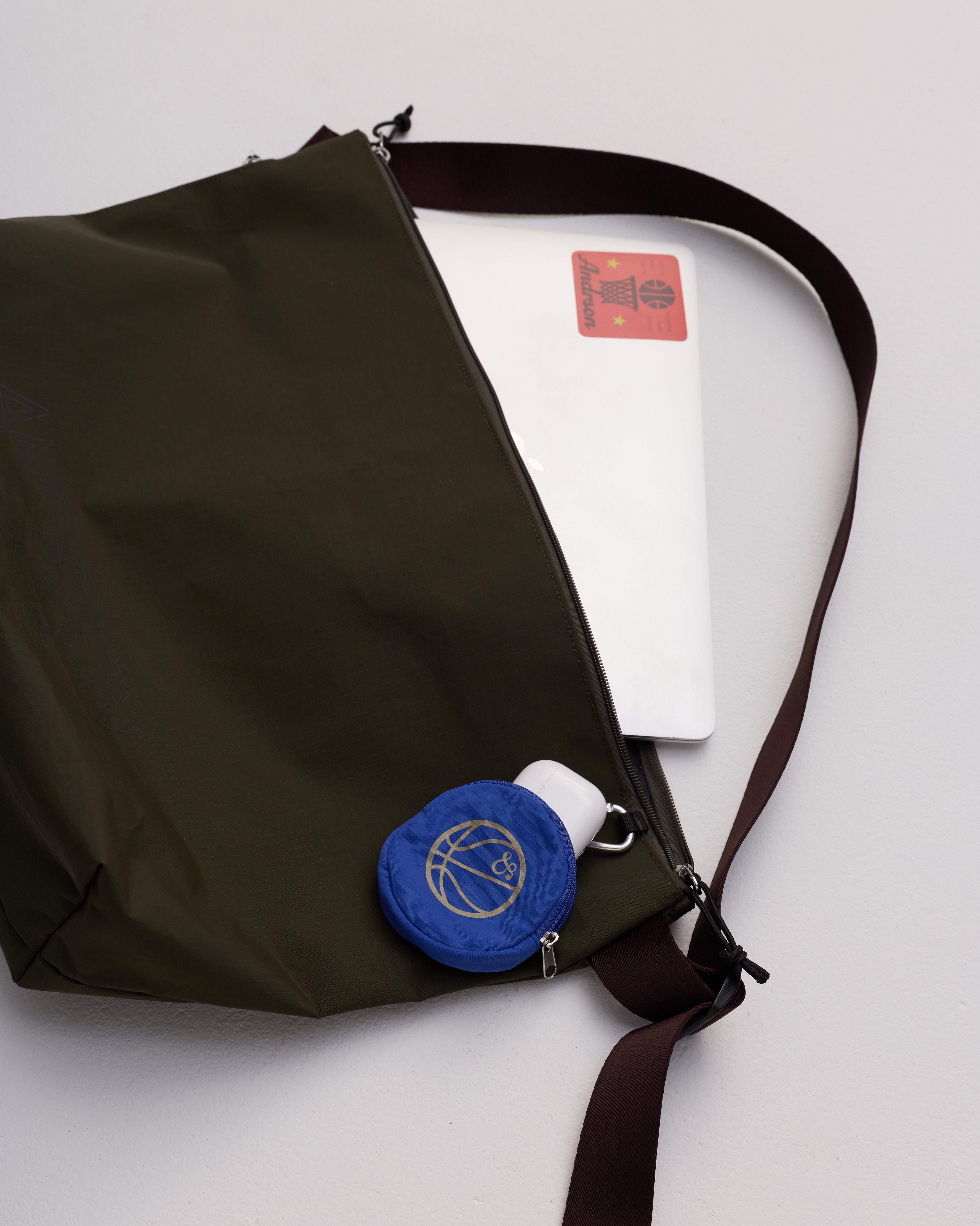 STANDARD SHOULDER BAG