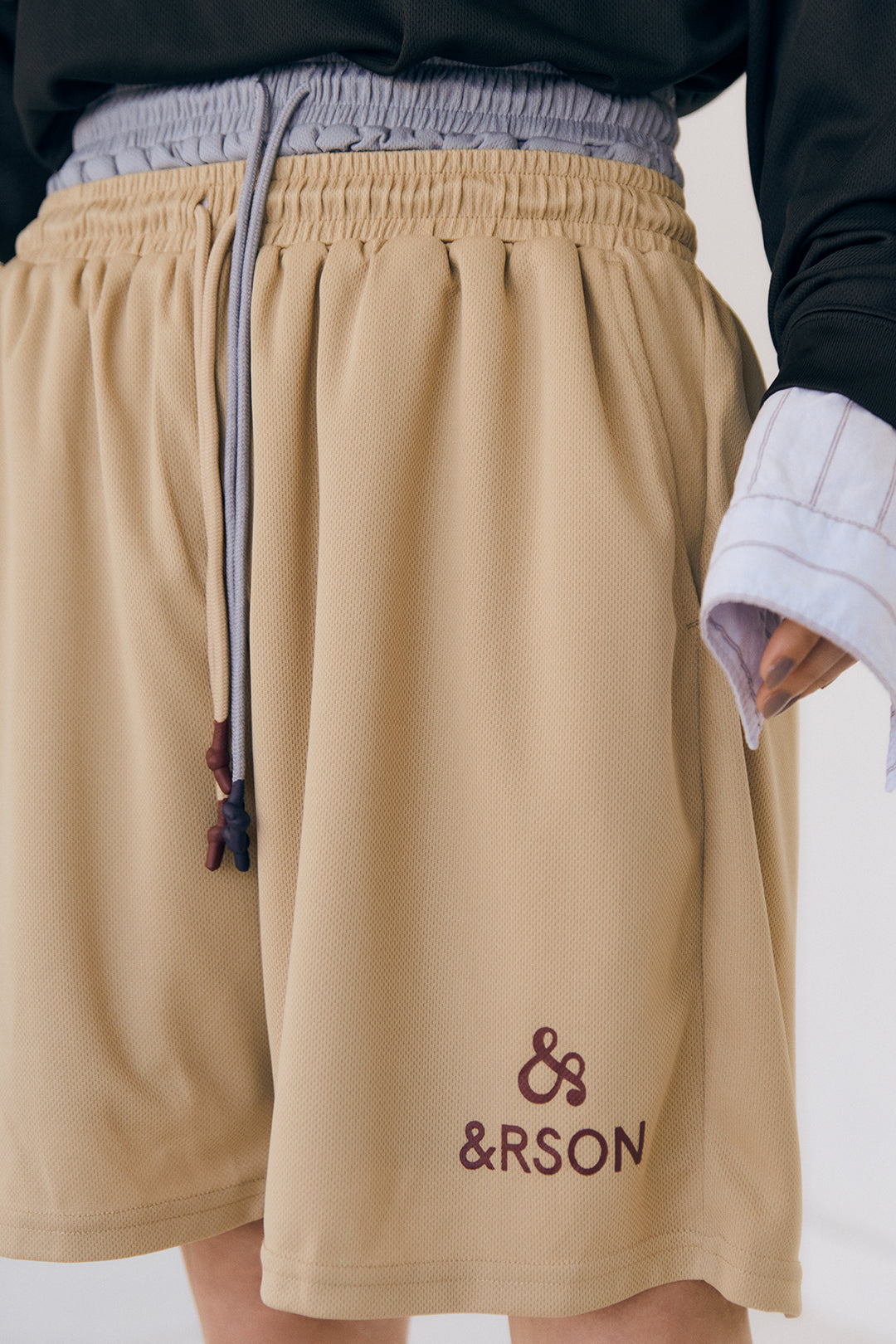 STANDARD SHORTS BEIGE